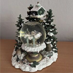 Pfaltzgraff Winterwood Christ Musical Snow Globe Welcome 2000 9" Tested & WORKS